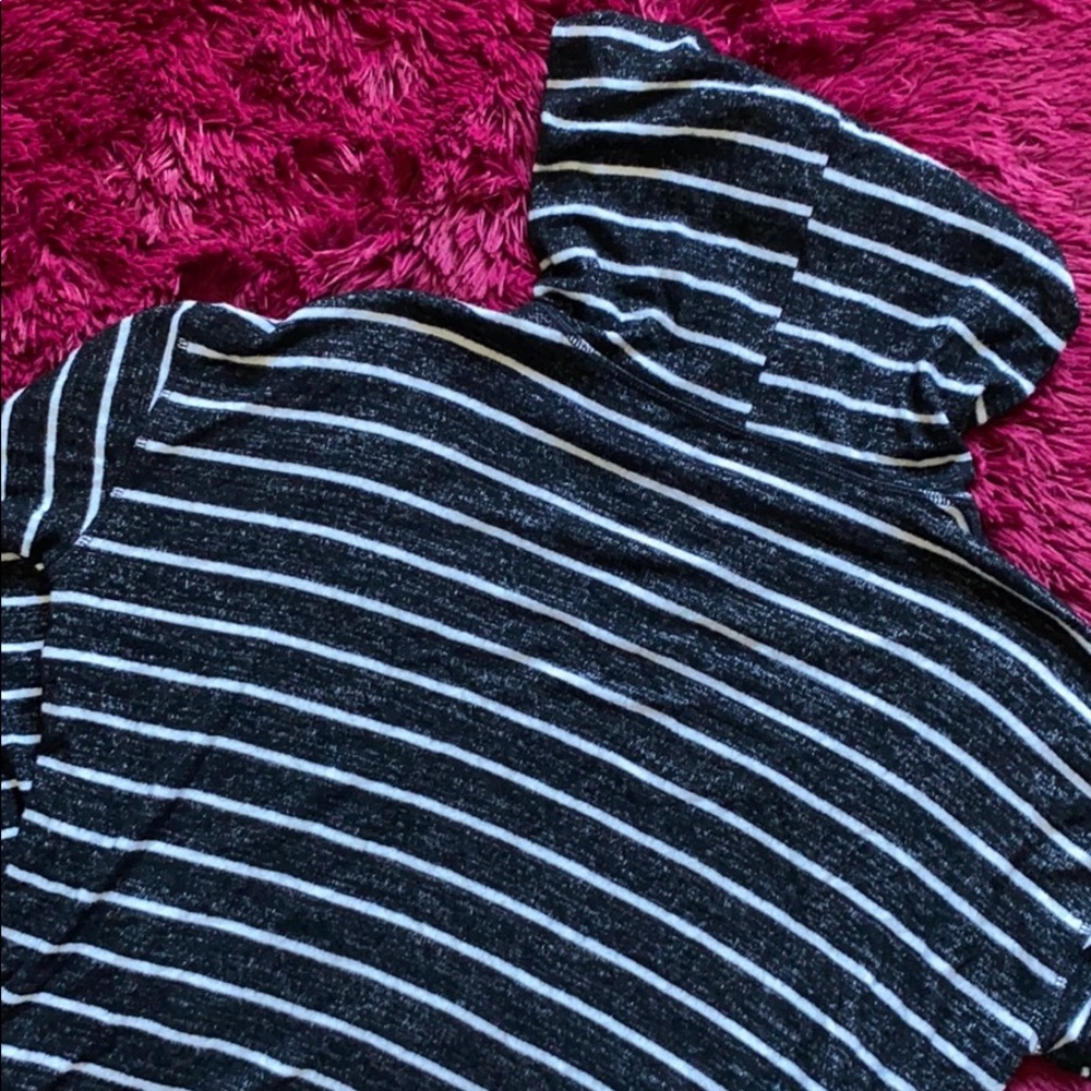 AEO NWOT crop plush black & white striped hoodie - Picture 5 of 8